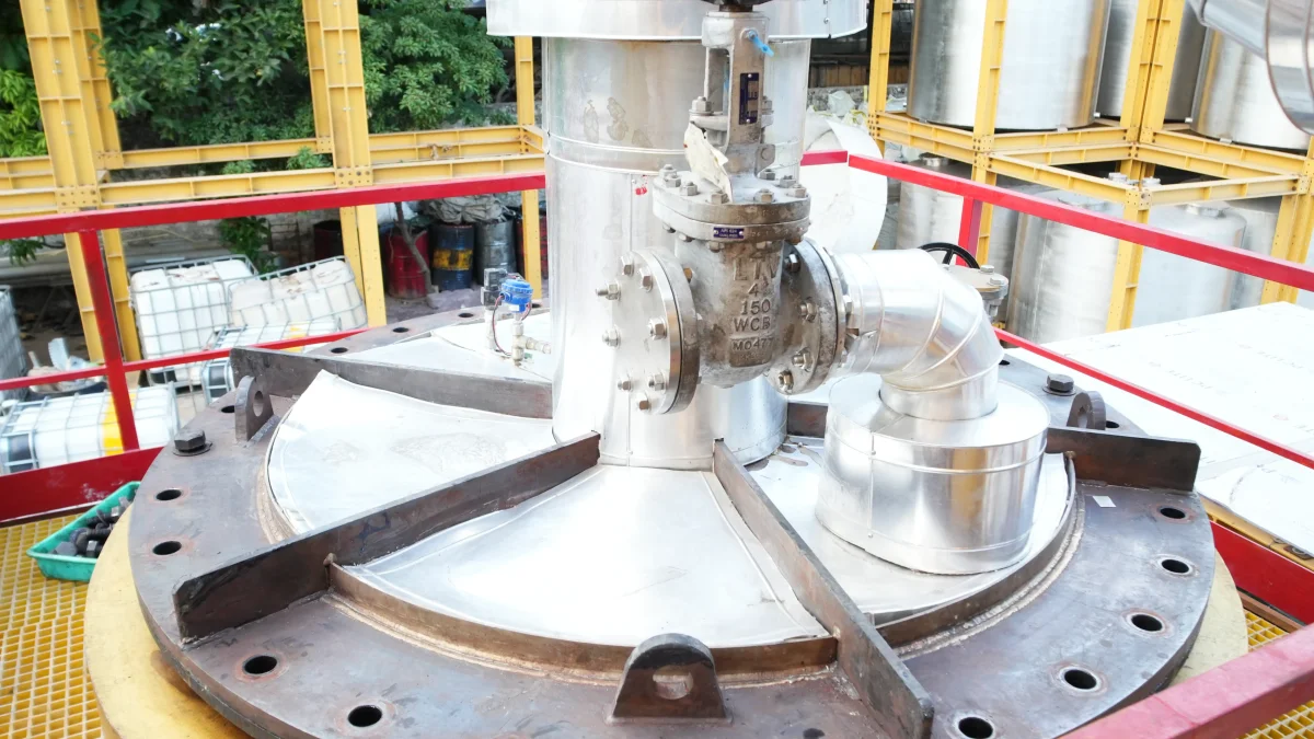 Numatter depolymerisation reactor, valve and flange detail